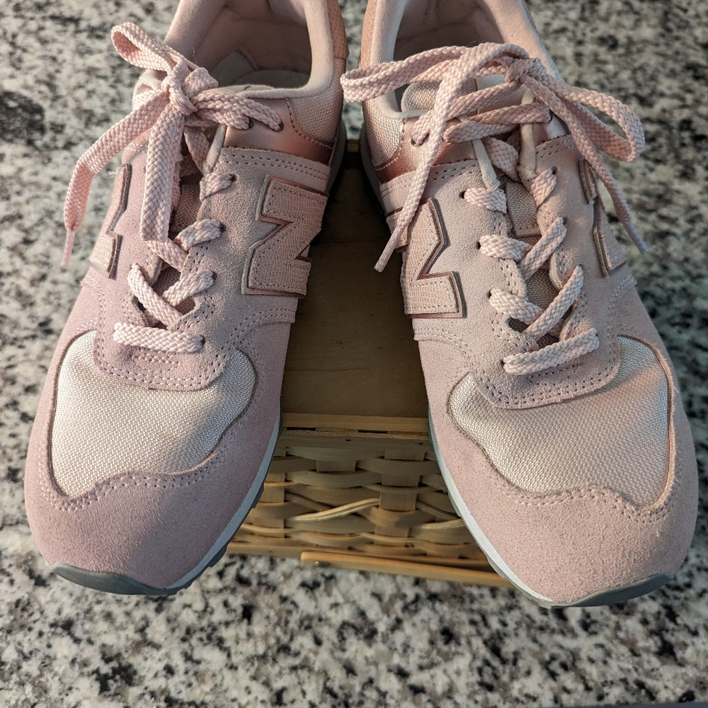 New Balance youth size 6 - Picture 2 of 4
